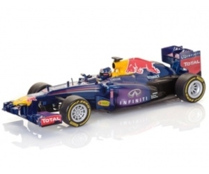  1:64 -1 Red Bull D-C RB9 Bburago