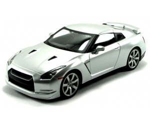  Nissan GT-R 1:18 Bburago