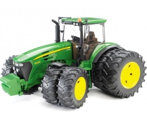  John Deere 7930    Bruder